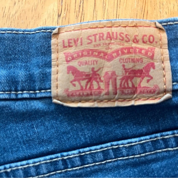 Levi's Women's Straight Leg Jeans in Deep Blue - Picture 13 of 13